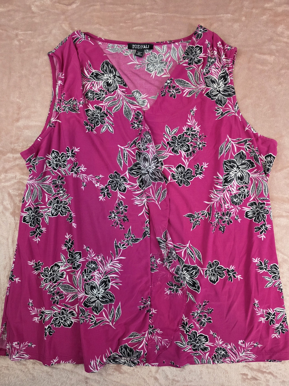Roz & Ali Hot Pink Floral V-Neck Sleeveless Top